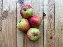 Load image into Gallery viewer, Seasonal Apples 750g
